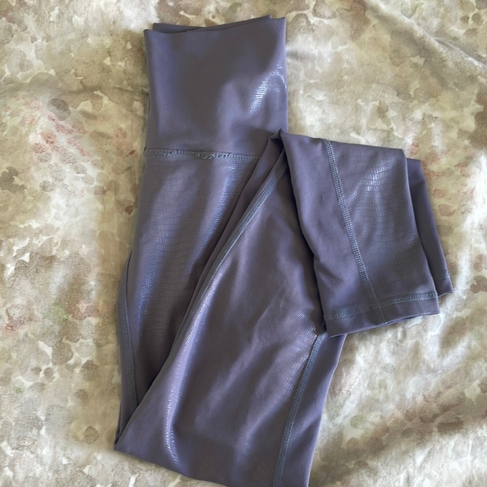 High waisted - purple alligator skin DYI leggings